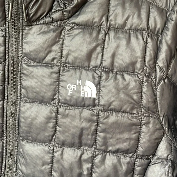 The North Face Women's Black Thermoball Eco Puffer M Medium Jacket Coat Parka - Picture 6 of 8